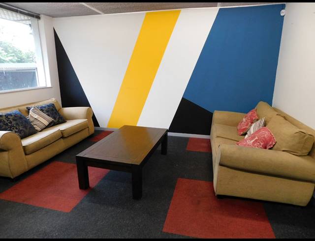 1,005M² OFFICE TO LET IN FERNDALE